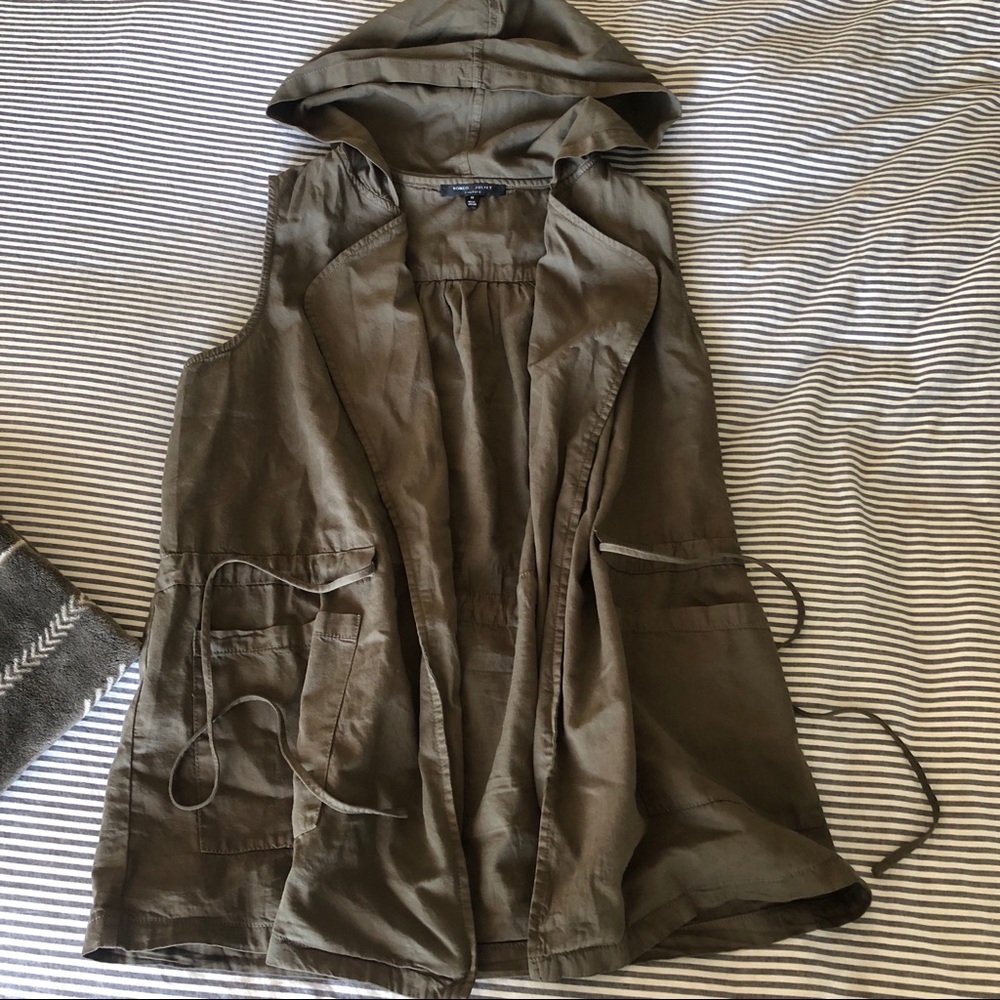 Green sleeveless vest